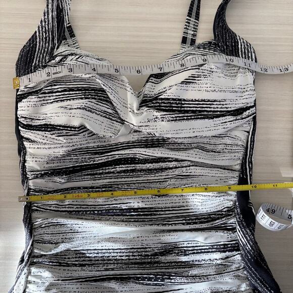 Sunseeker Lets Get Physical One piece Swimsuit Tummy Size 4 control Black White - Picture 8 of 11